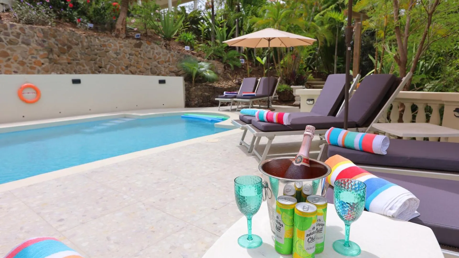 Cap Pavilion, St Lucia 6 Bed Luxury Villa, Private Pool, Gardens And 360' Sea Views 格罗斯岛
